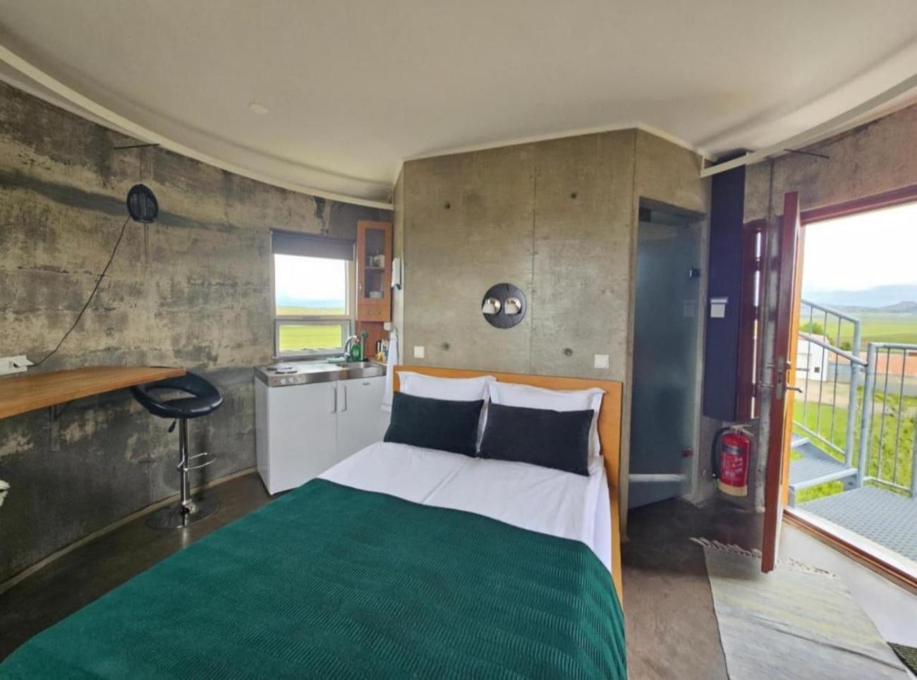 Klettar Tower Iceland Флудир Екстериор снимка